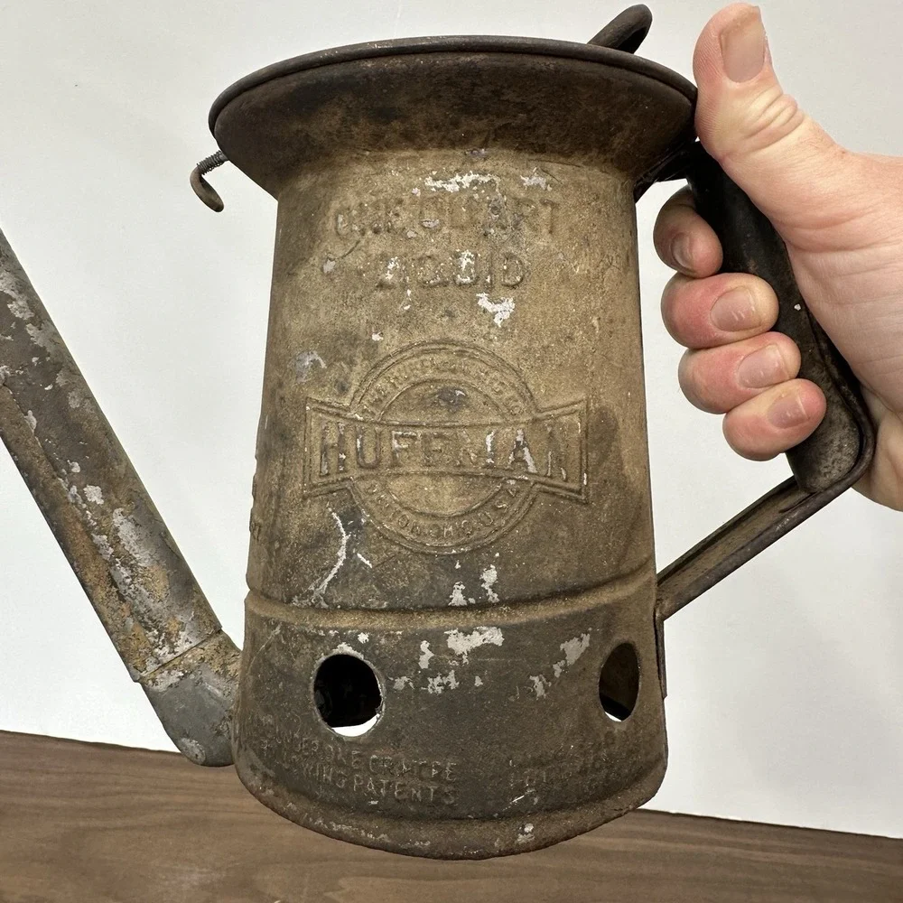 HUFFMAN Vintage One Quart Oil Can With Swing Spout #59 Aged Antique Look‎ Patina